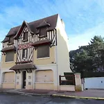 Апартаменты Le Royal Довиль