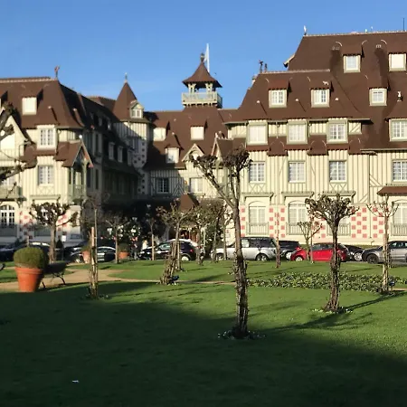 Le Royal *