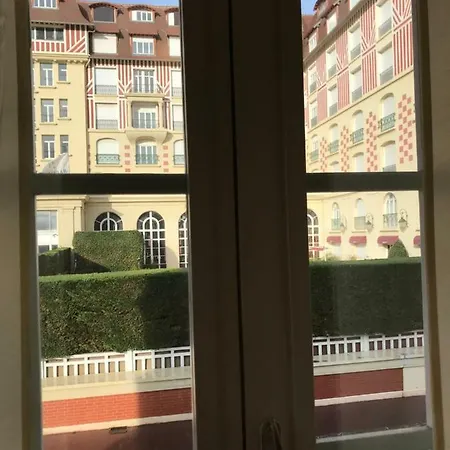 Le Royal Апартаменты *